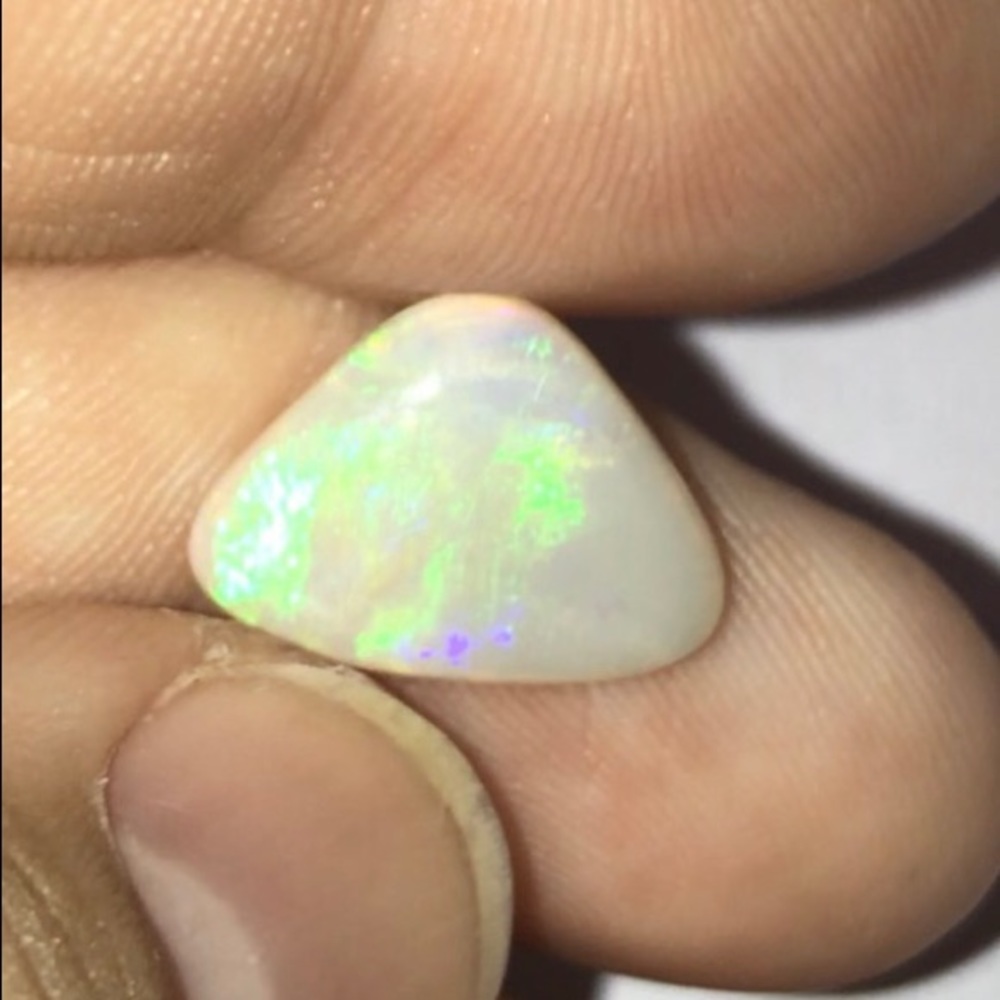 LIGHTNING RIDGE BLACK OPAL CABOCHON